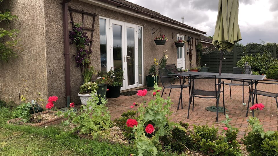 Blackthorn Lodge front patio area 