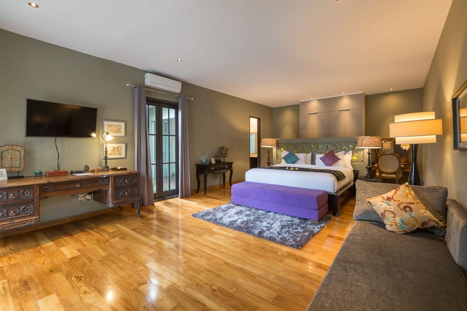 Walking Distance to Berawa Beach!
