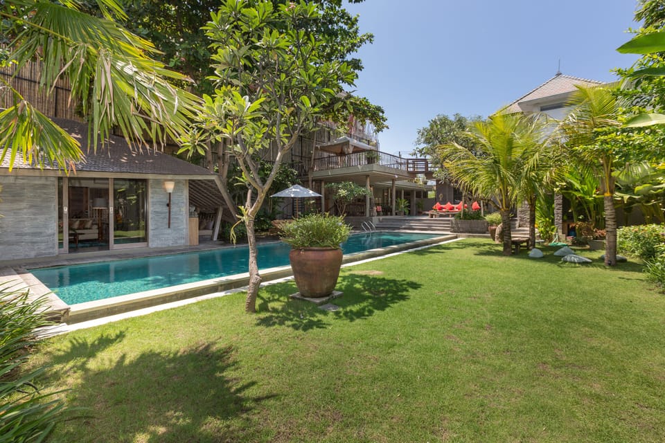 Walking Distance to Berawa Beach!