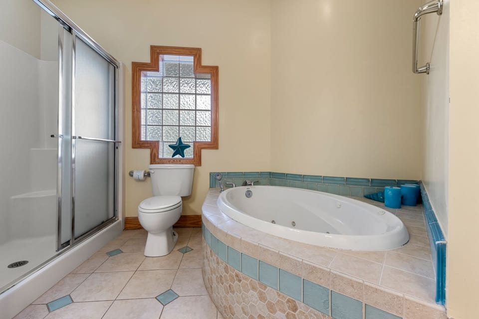 BCH10: The Pour House | Mid Level Bedroom 5 Private Bath