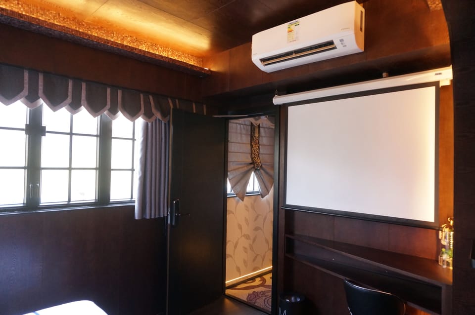 Design Double Room, City View | Room amenity