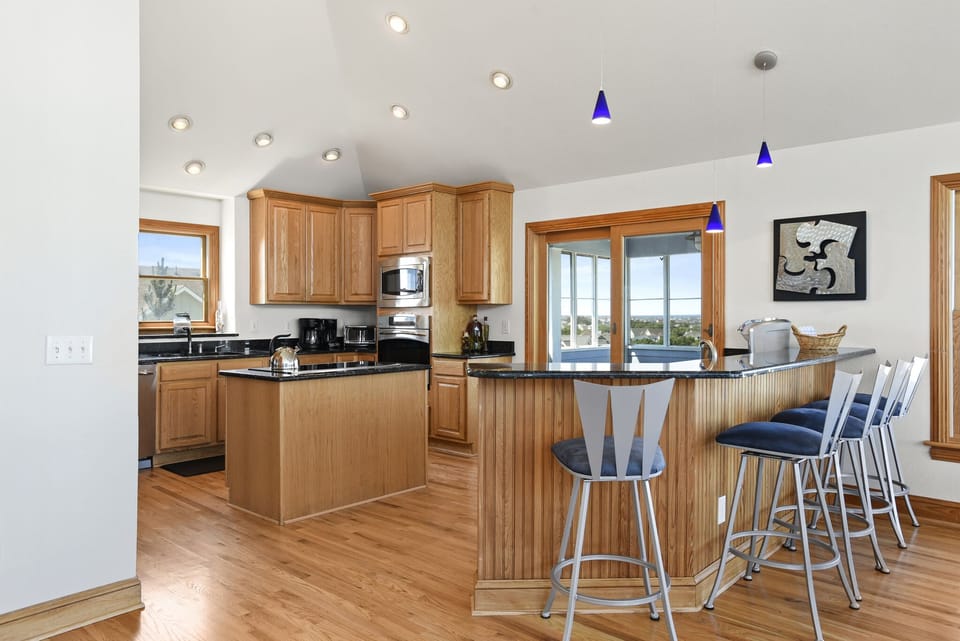 CC196: From Sunrise to Sunset | Top Level Kitchen