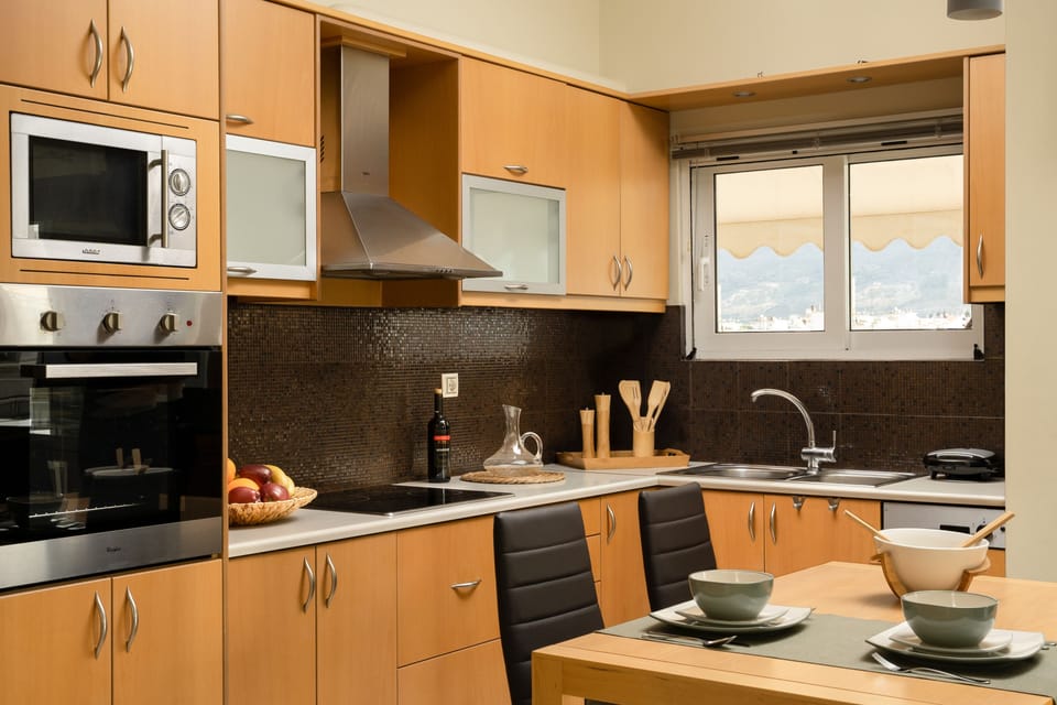 Apartment, 1 Bedroom | Private kitchen | Full-size fridge, microwave, oven, stovetop