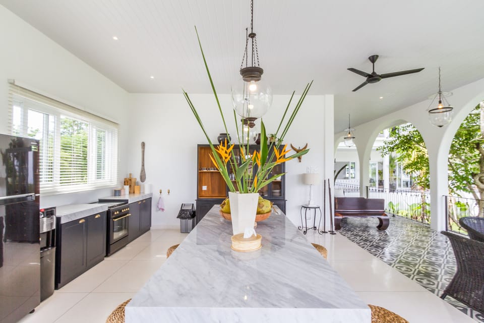 Villa, 5 Bedrooms | Private kitchenette | Fridge, microwave, oven, stovetop