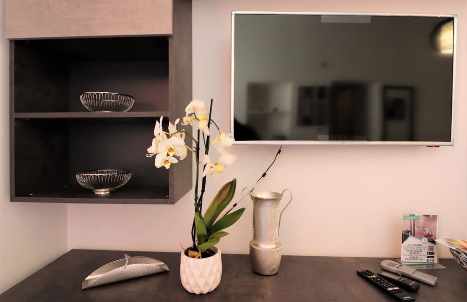 Apartment, 1 Bedroom, Balcony, Beachside | Room amenity