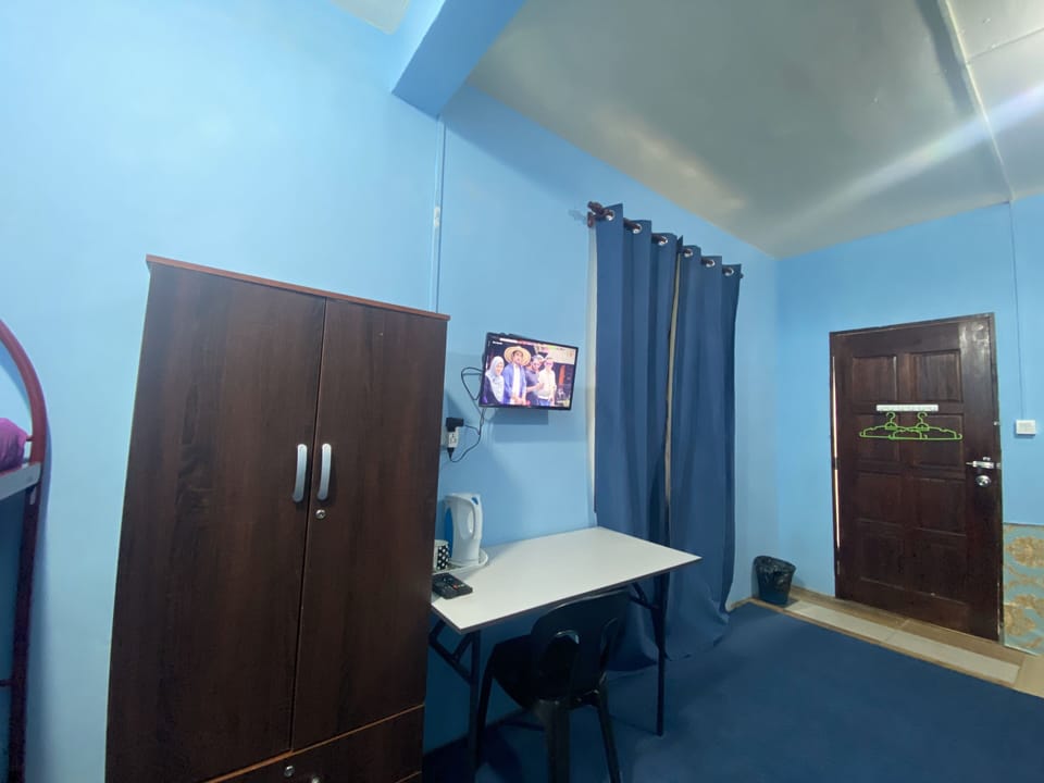 Room No 7 Namaste | Desk, laptop workspace, iron/ironing board, free WiFi