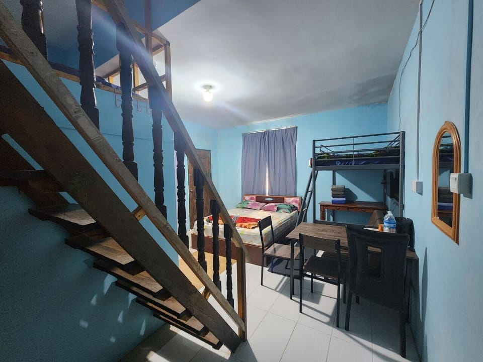 Room No 12 Hello | Desk, laptop workspace, iron/ironing board, free WiFi