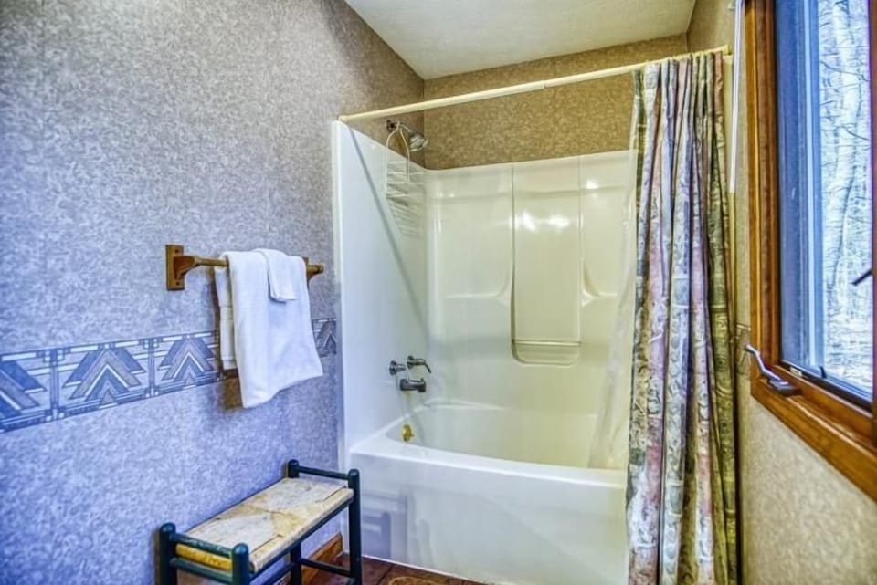 Master Bathroom1