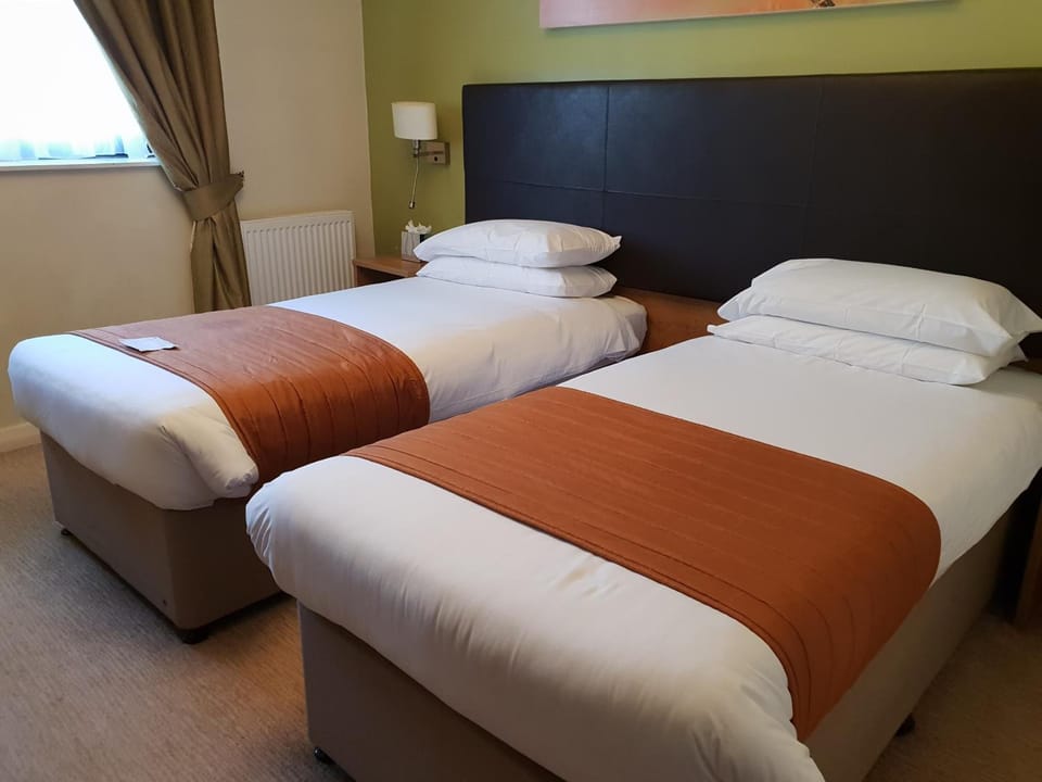Desk, iron/ironing board, free WiFi, bed sheets