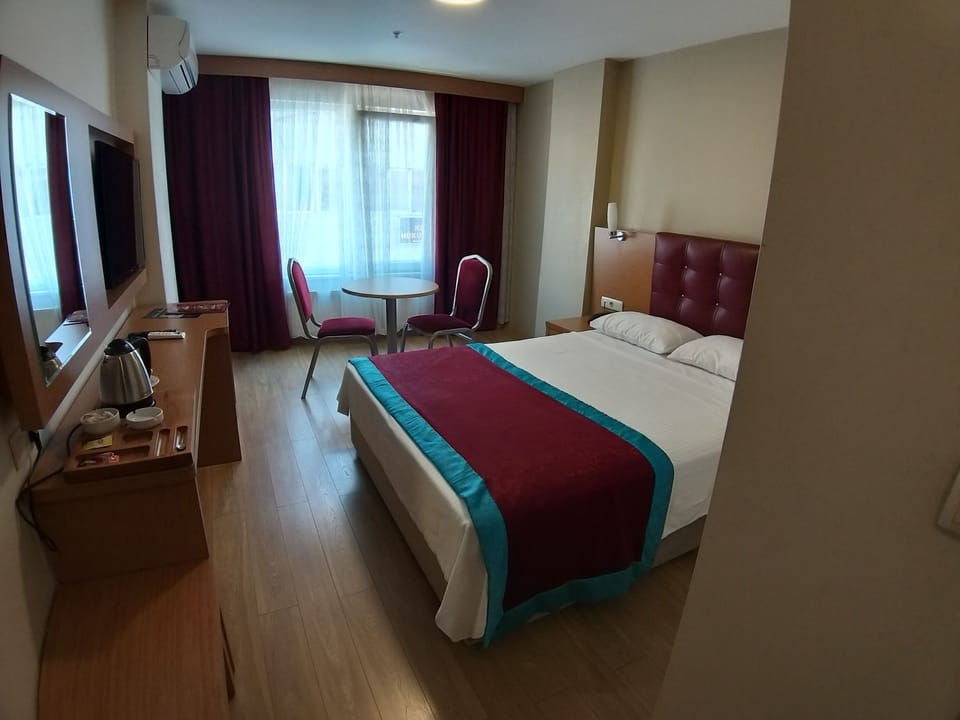 1 bedroom, minibar, in-room safe, desk