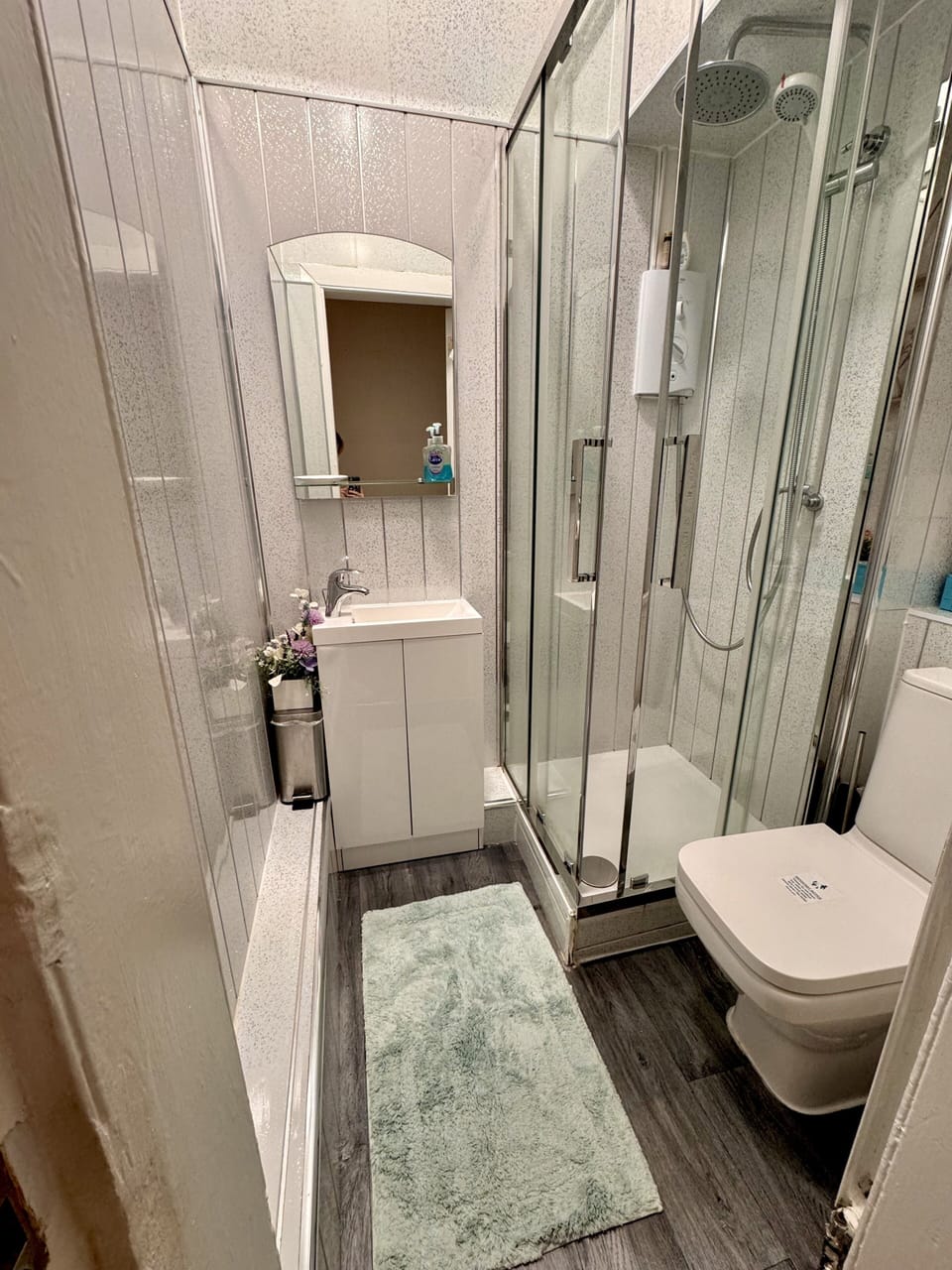 Hair dryer, towels