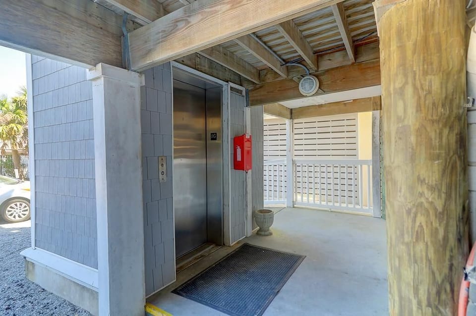 Complex Elevator