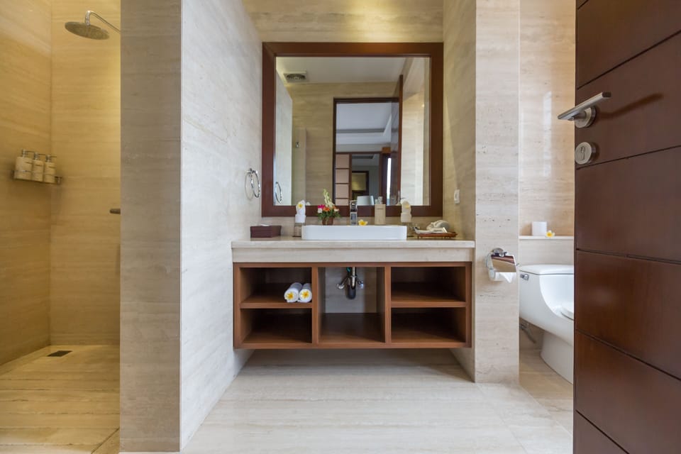 Modern Spacious 2 BR Villa Seminyak ENTR