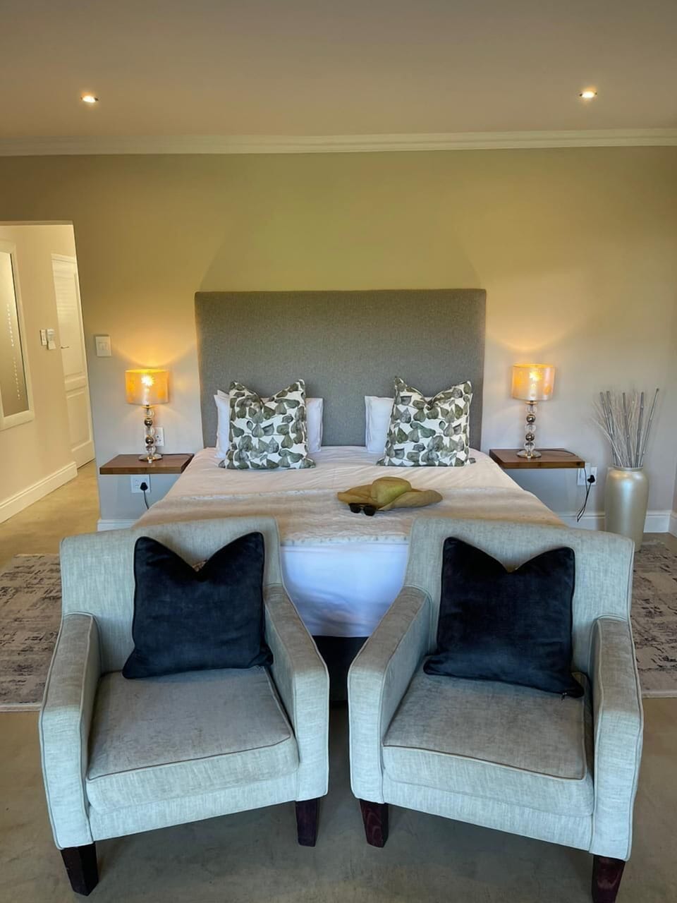 Superior Double Room | Minibar, in-room safe, desk, laptop workspace