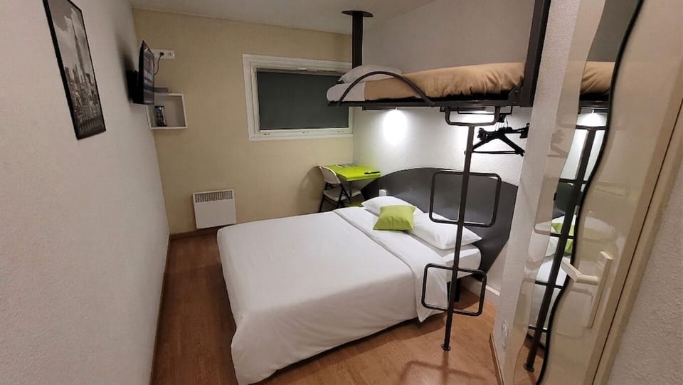 Desk, iron/ironing board, free cribs/infant beds, free WiFi