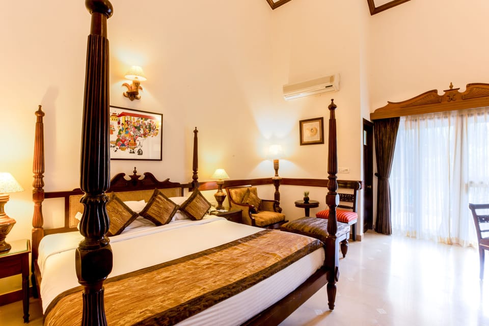 Deluxe Room | Memory foam beds, in-room safe, individually decorated, desk