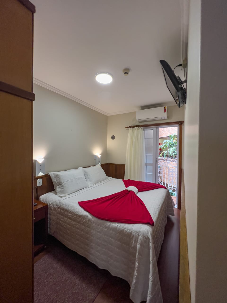 Double Room | 1 bedroom, minibar, in-room safe, desk