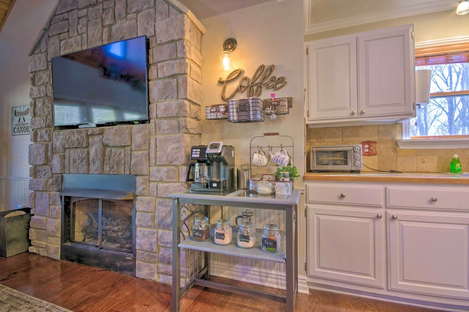 Fully Equipped Kitchen | Coffee Bar | Drip/Keurig Coffee Maker