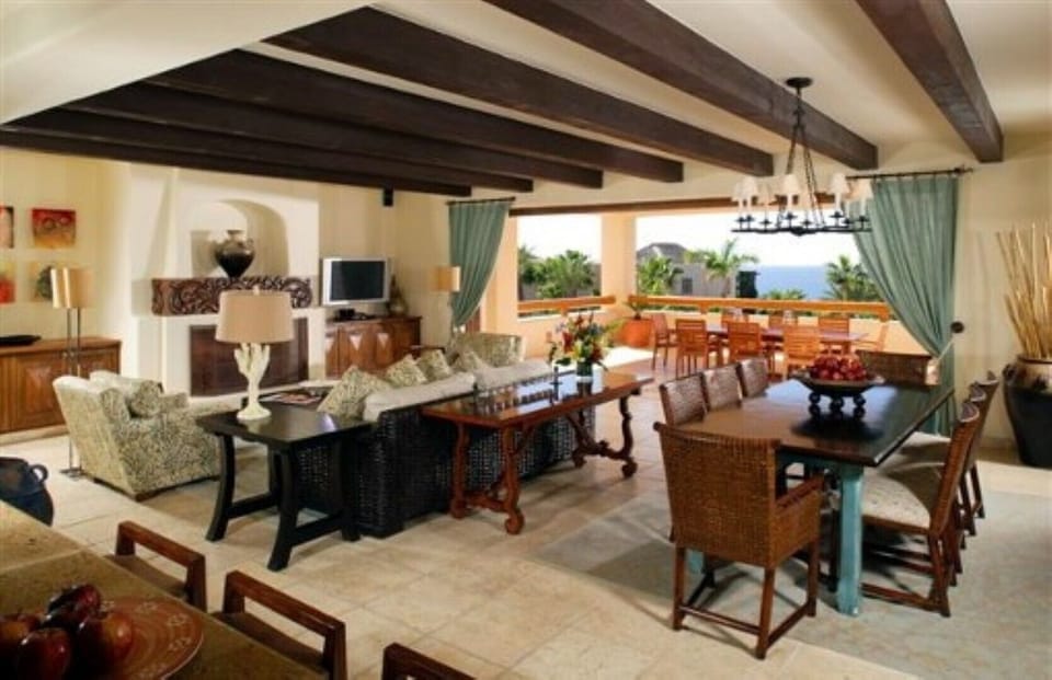 living room /dining room