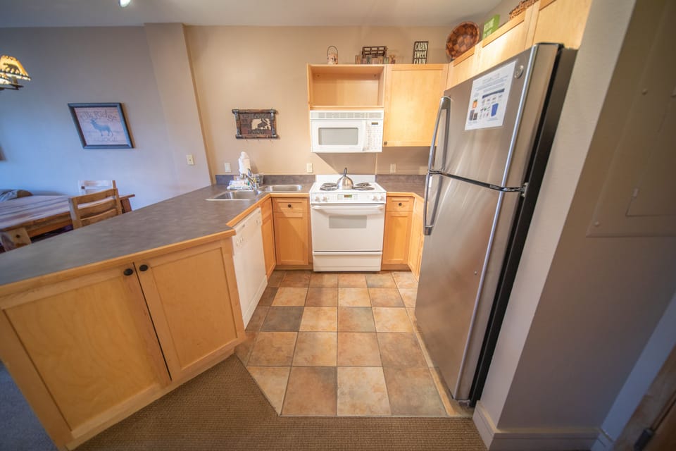Full kitchen