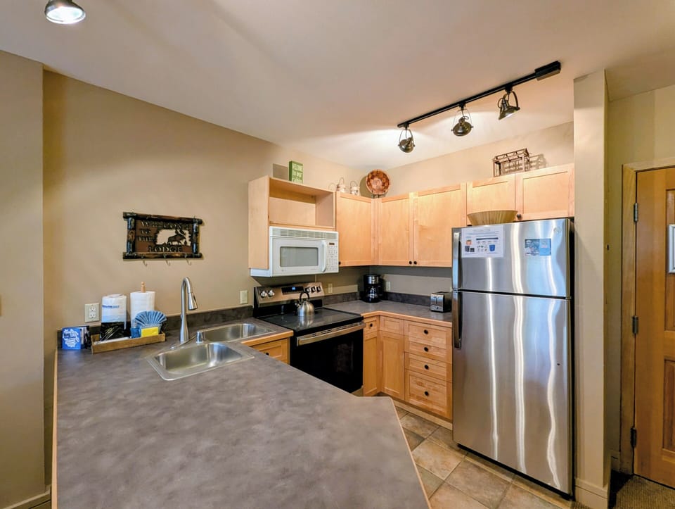 Full Kitchen