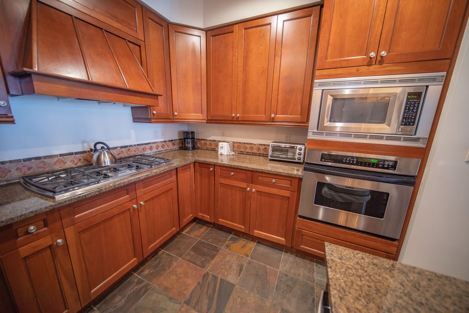 Fully equipped kitchen