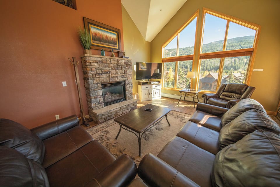 Amazing penthouse condo at Gateway Lodge! #fall