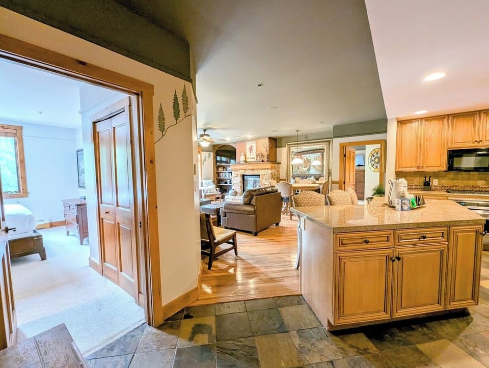 Entryway view