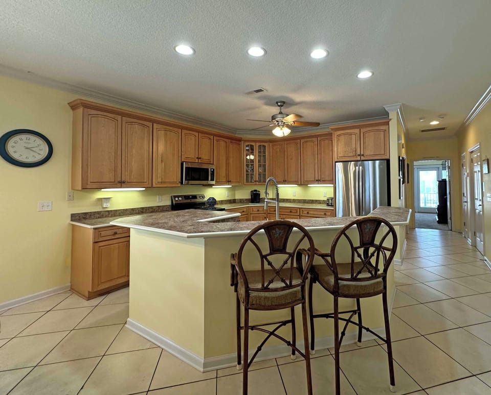 Additional Countertop Seating