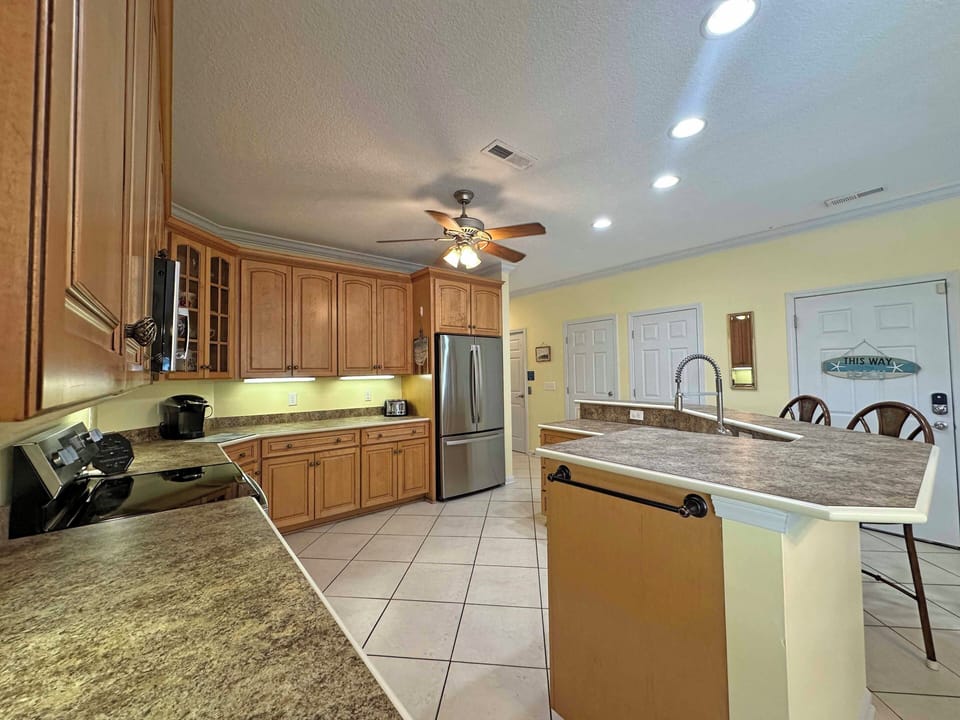 Spacious, Well Equipped Kitchen