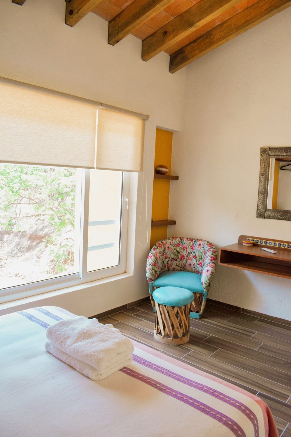 Double Room, 1 Queen Bed | Individually decorated, individually furnished, desk, soundproofing
