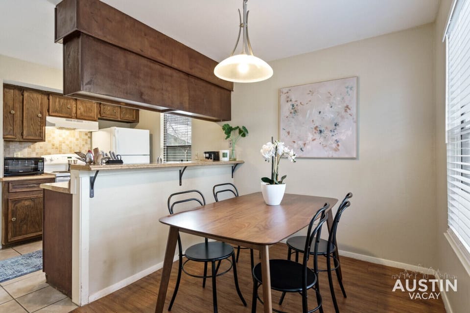 Dining for four off of the fully equipped kitchen