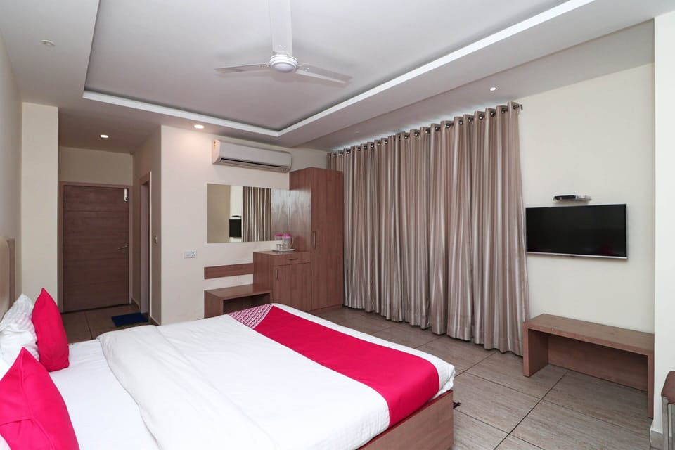 Double or Twin Room | Free WiFi, bed sheets