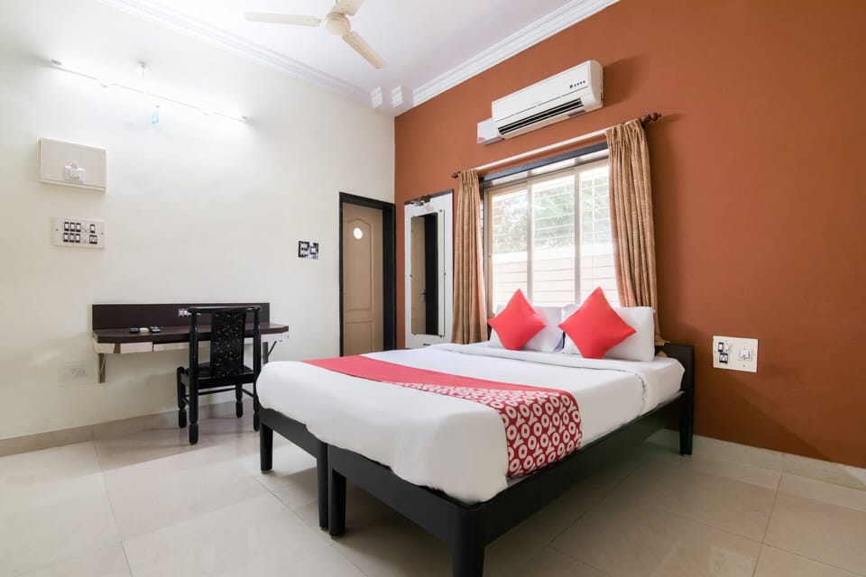 Standard Double Room | Free WiFi, bed sheets