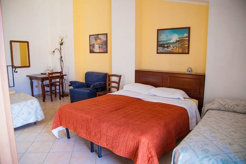 Apartment, 1 Bedroom | Desk, soundproofing, cribs/infant beds, free WiFi