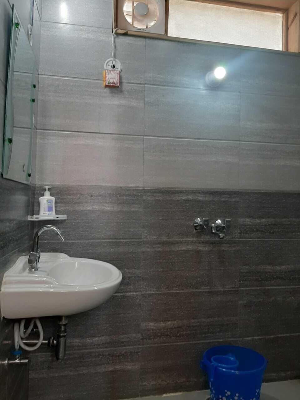 Platinum Room | Bathroom | Shower