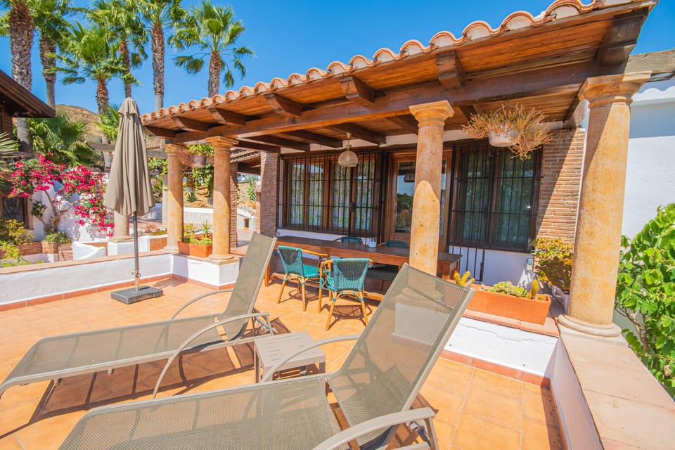 Enjoy the terrace of this rural apartment in Mijas Pueblo