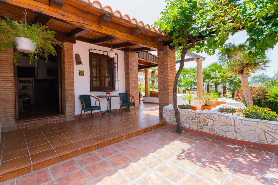 Enjoy the terrace of this rural apartment in Mijas Pueblo