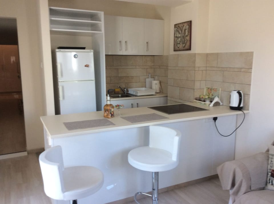Superior Suite (Fantasia) | Private kitchen | Coffee/tea maker, fridge, oven, stovetop