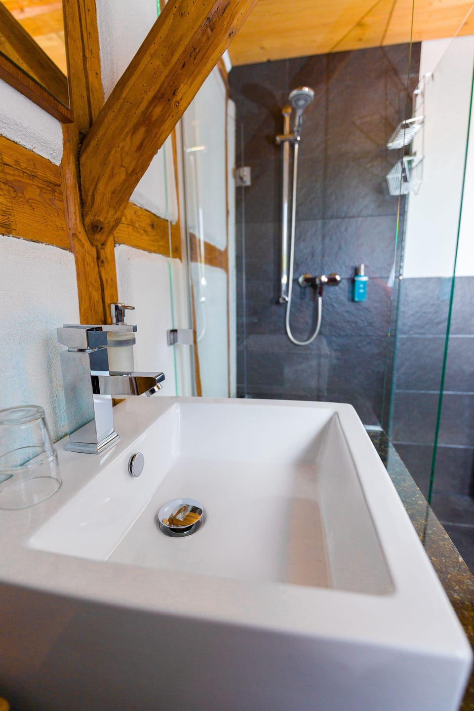 Single Room | Bathroom | Shower, hair dryer, towels