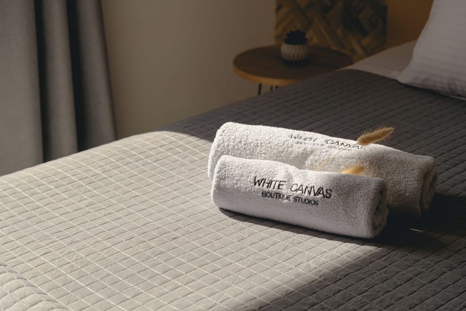 Studio, Pool View | In-room safe, blackout drapes, iron/ironing board, free WiFi