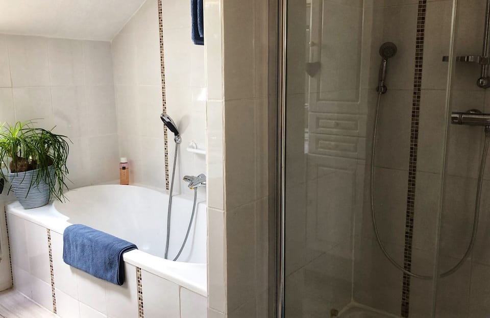 Classic Double Room, Ensuite | Bathroom