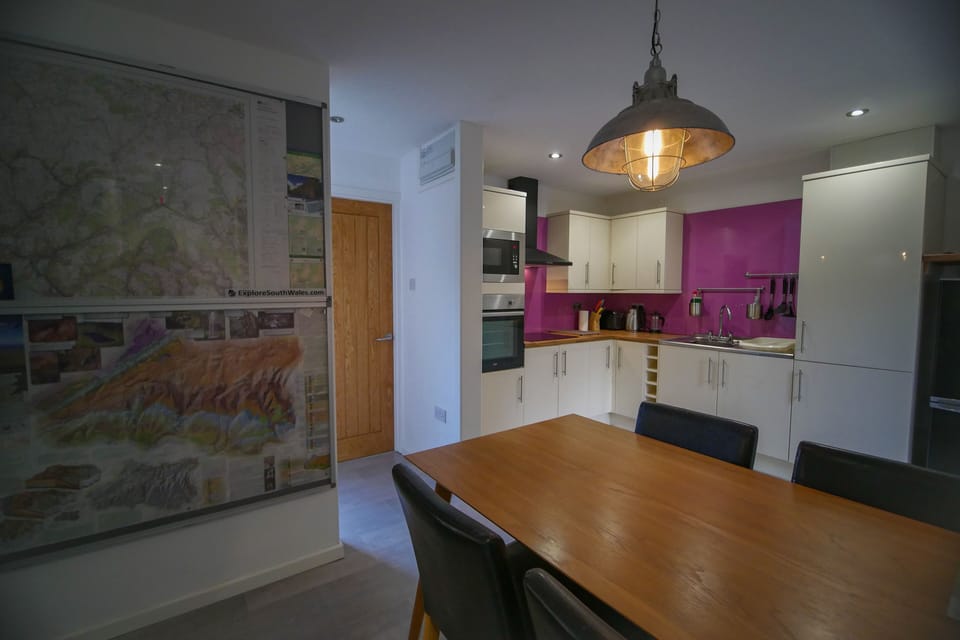 Bungalow, 2 Bedrooms | Private kitchen | Full-size fridge, microwave, oven, stovetop
