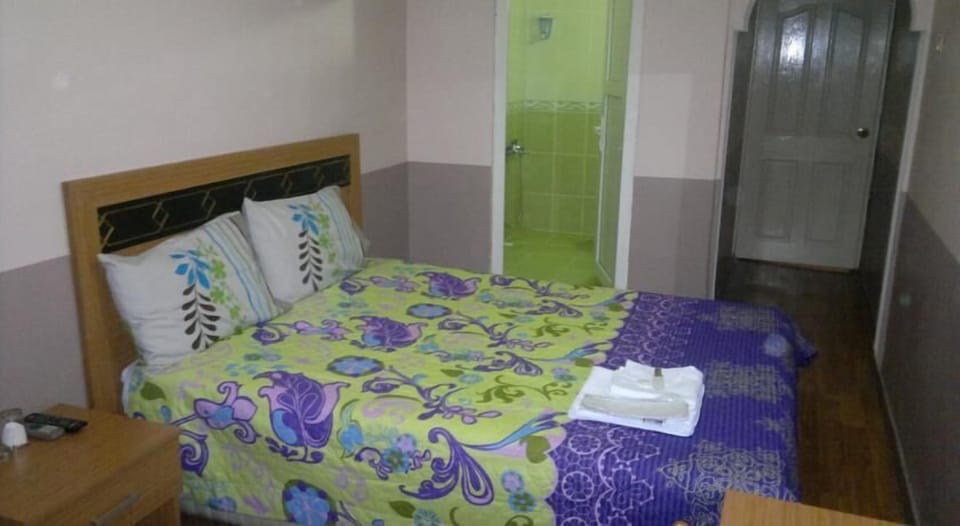 Double or Twin Room | Free WiFi