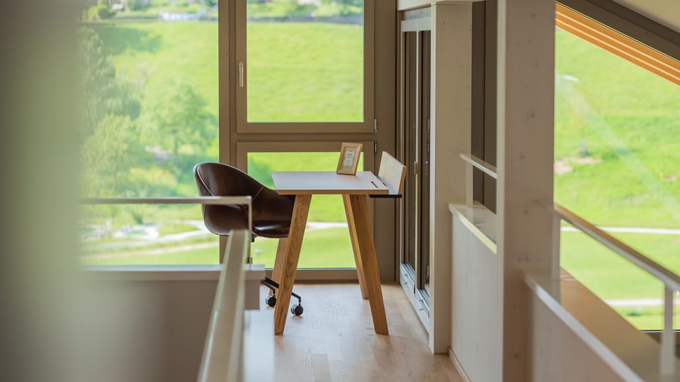 Flat-screen TV, fireplace, table tennis, heated floors