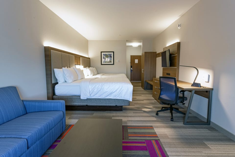 Pillowtop beds, desk, laptop workspace, blackout drapes