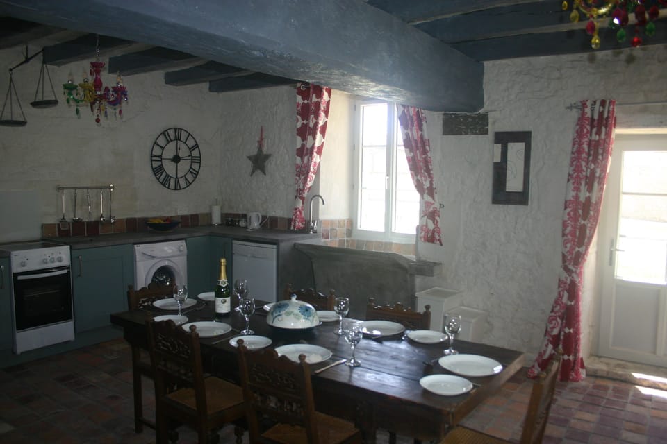 Le Vieille Maison kitchen