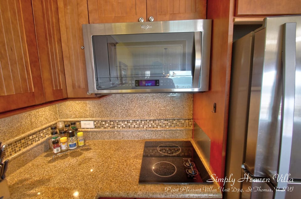 Combination Microwave & Convection Oven. 2 Burner cooktop