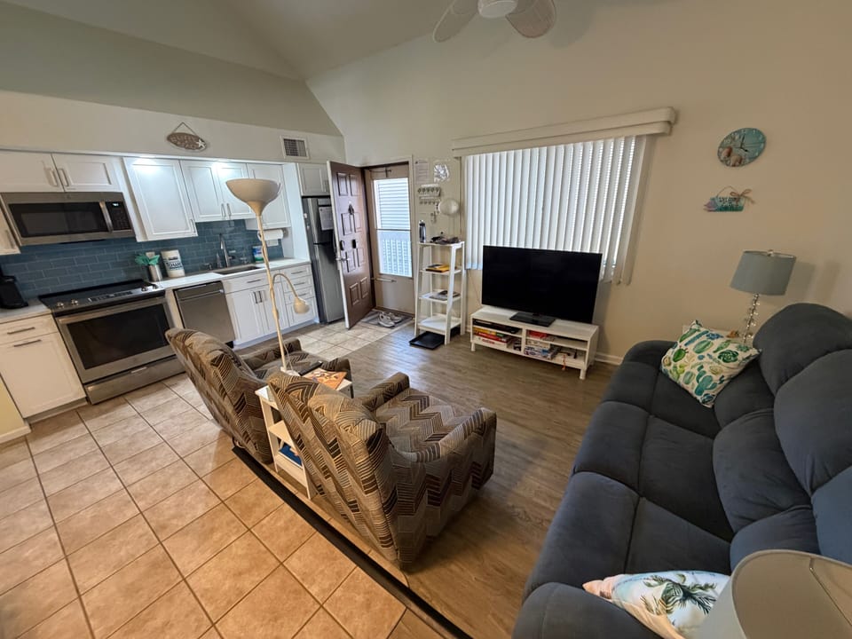 Living Room/Kitchen