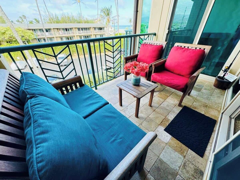Lanai Seating